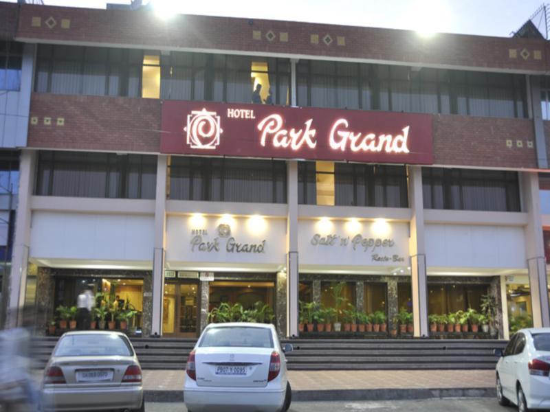 Hotel Park Grand Chandigarh Exterior photo